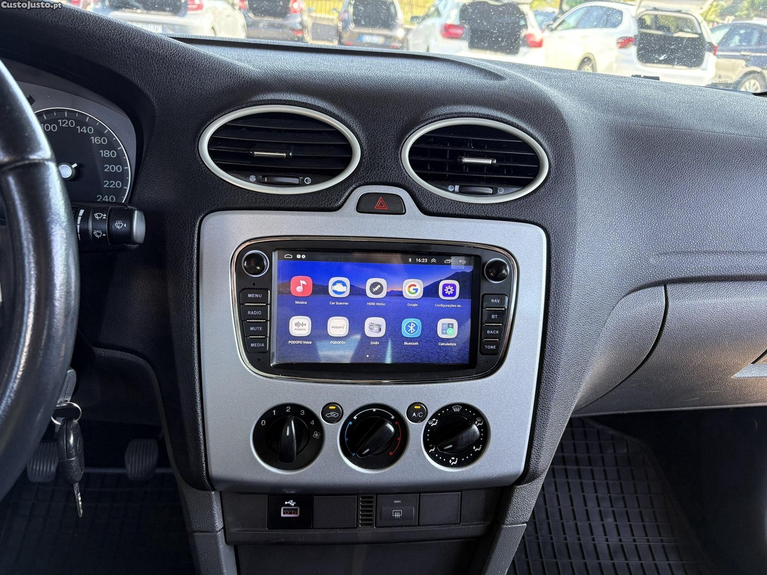 Ford Focus SW 1.6 TDCi Connec. — fotografia 6