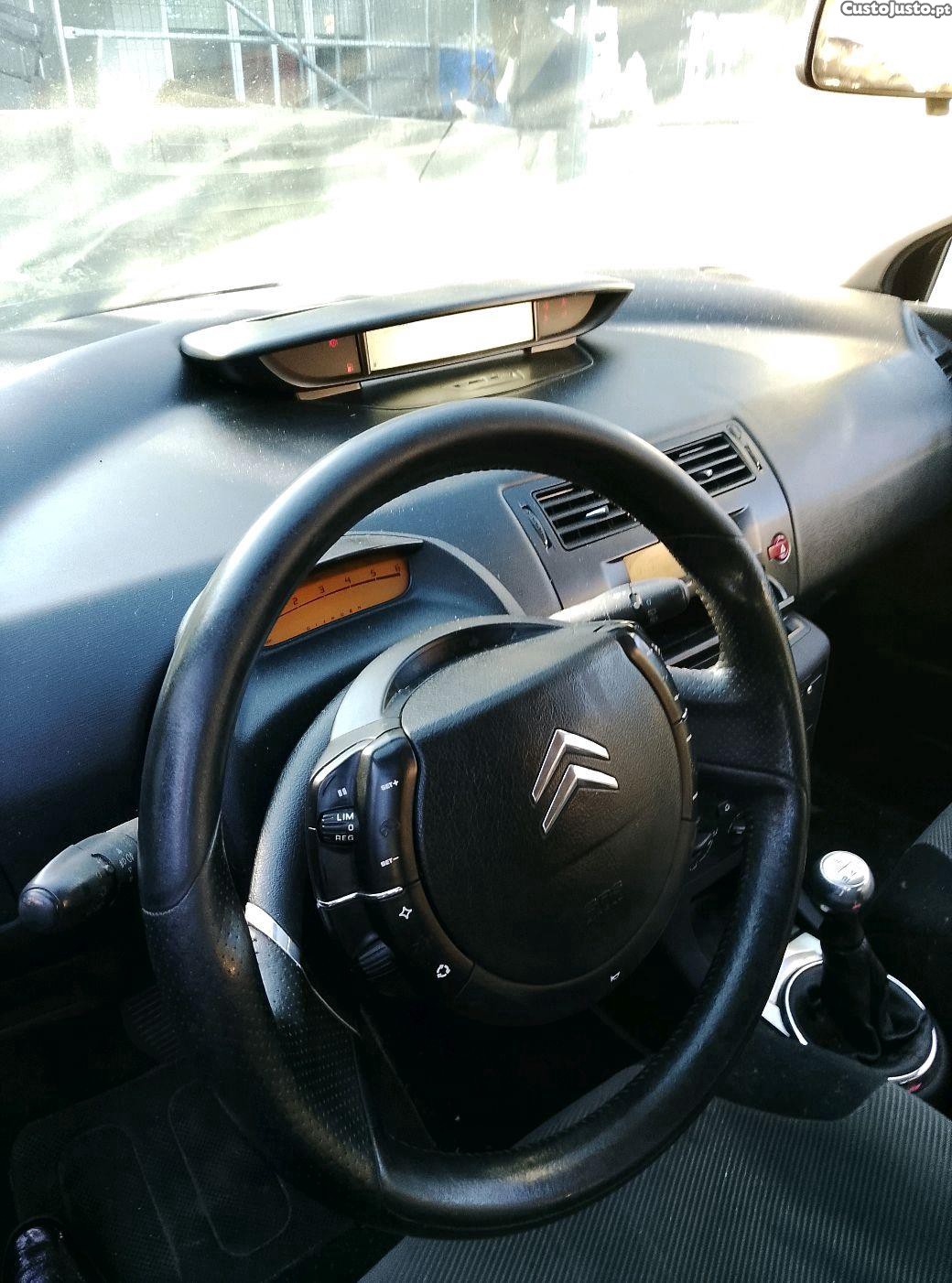 Citroën C4 1.6 HDI — fotografia 4