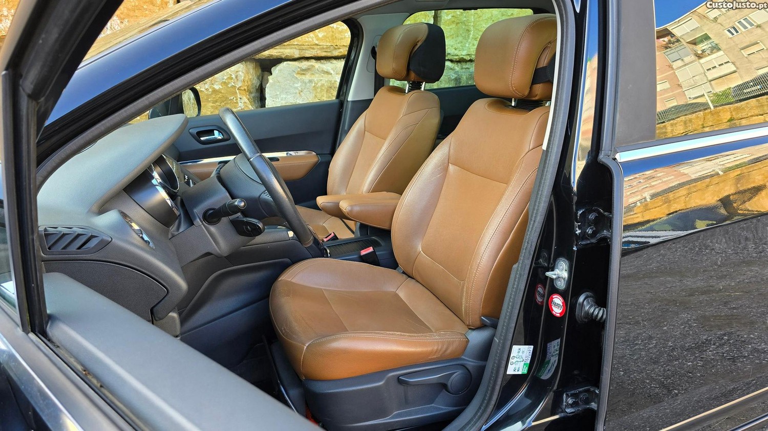 Peugeot 5008 1.6 THP Sport — fotografia 6