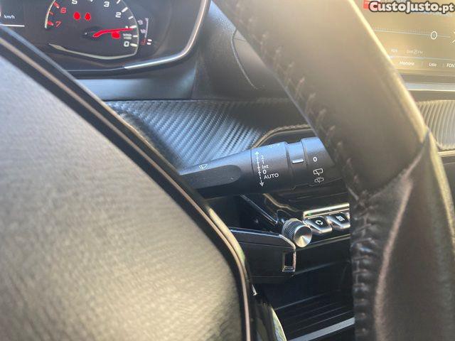 Peugeot 2008 1.2 PureTech Active — fotografia 18