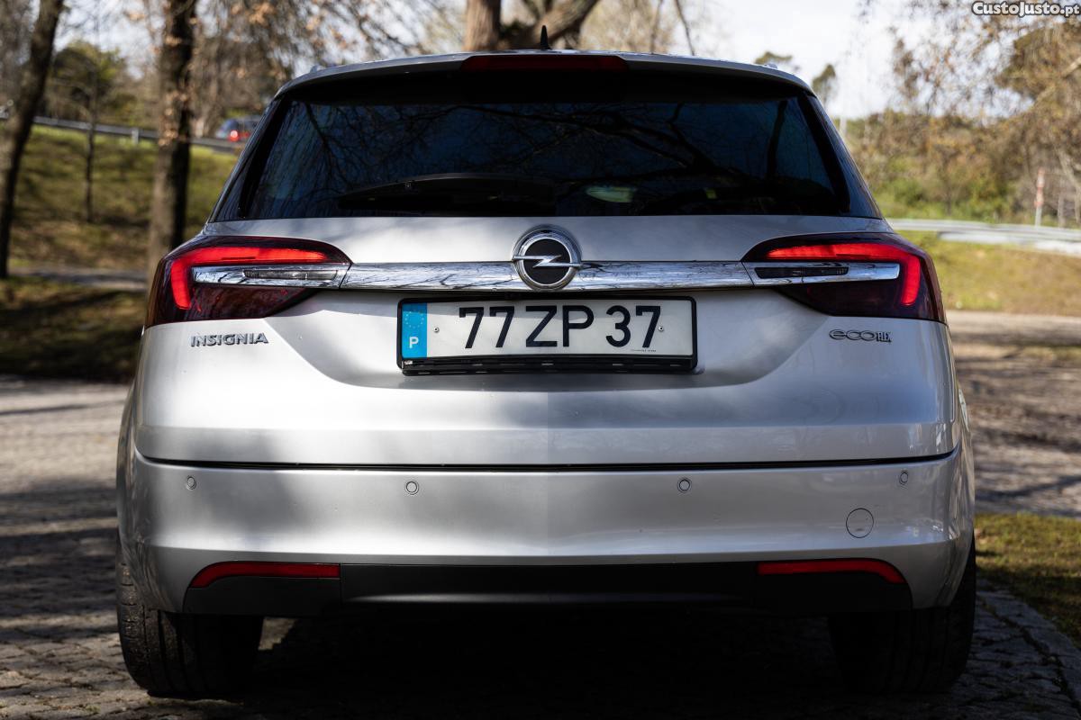 Opel Insignia Sports Tourer Sw — fotografia 5