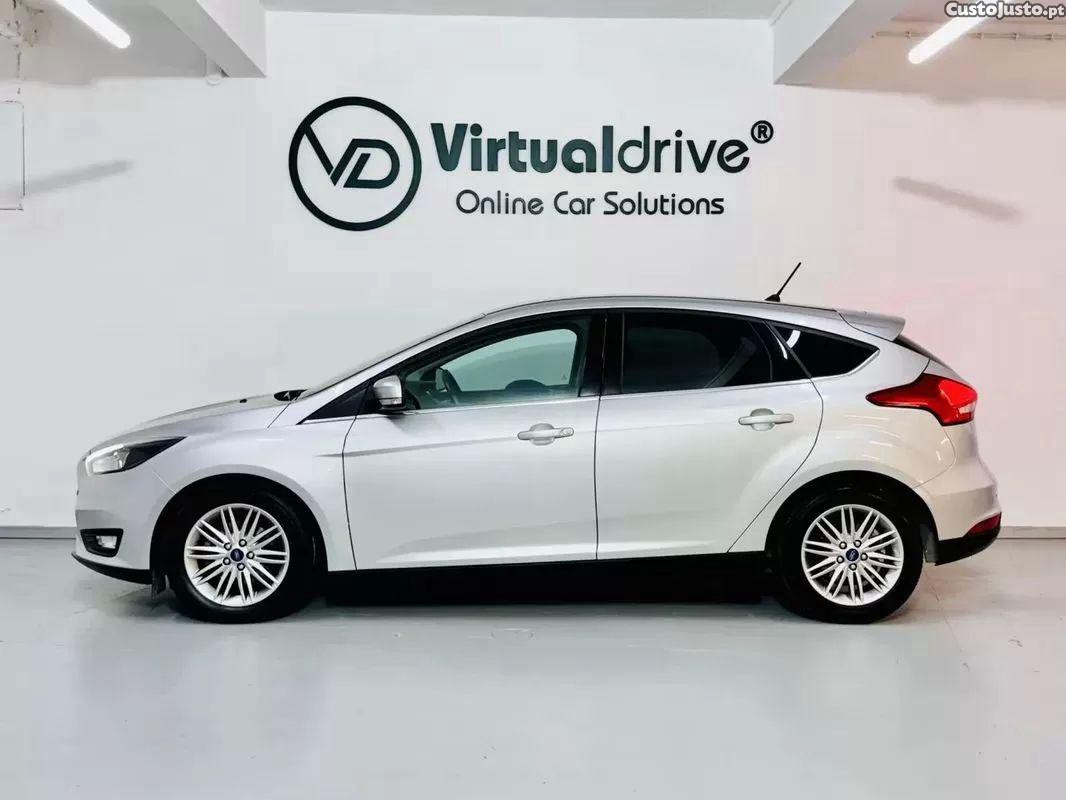 Ford Focus 1.0 ecoboost s&s active x — fotografia 9