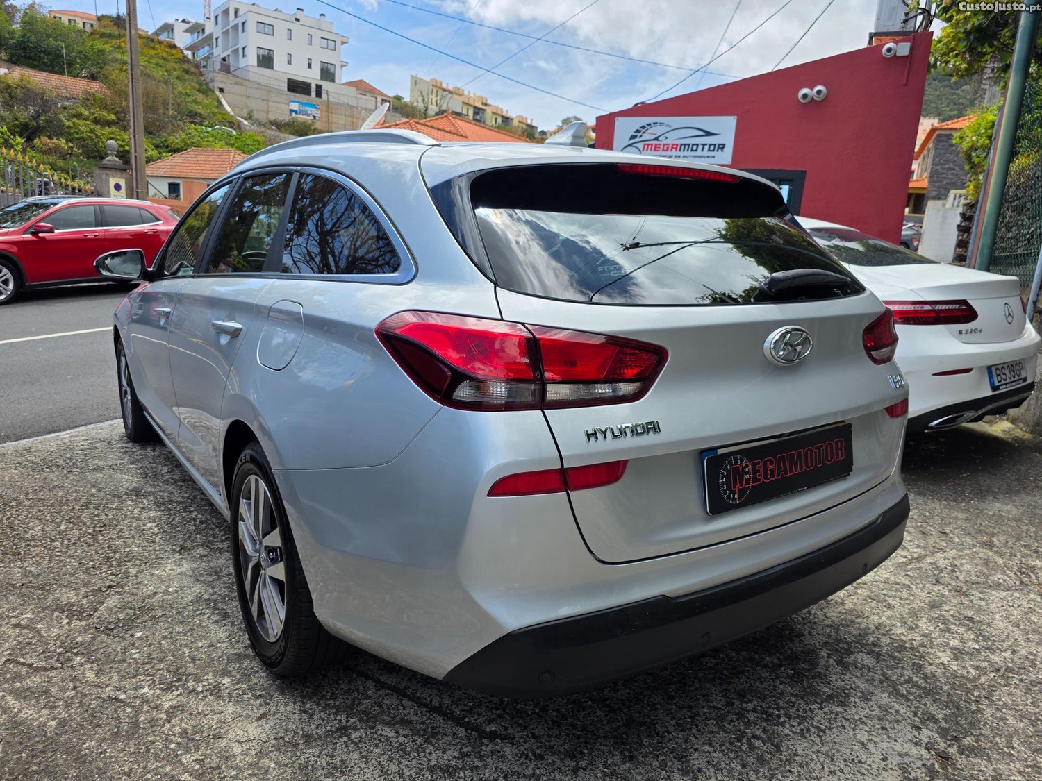 Hyundai i30 SW 1.6 CRDI STYLE 110CV — fotografia 27