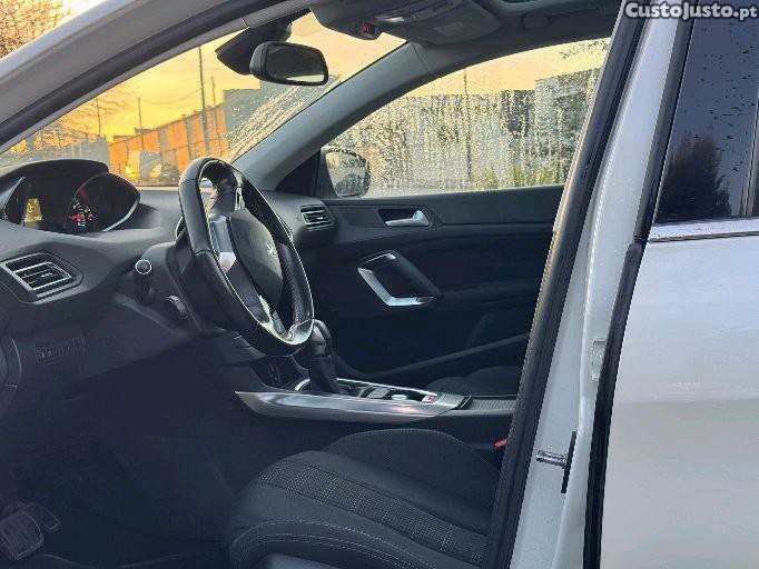 Peugeot 308 Allure — fotografia 8