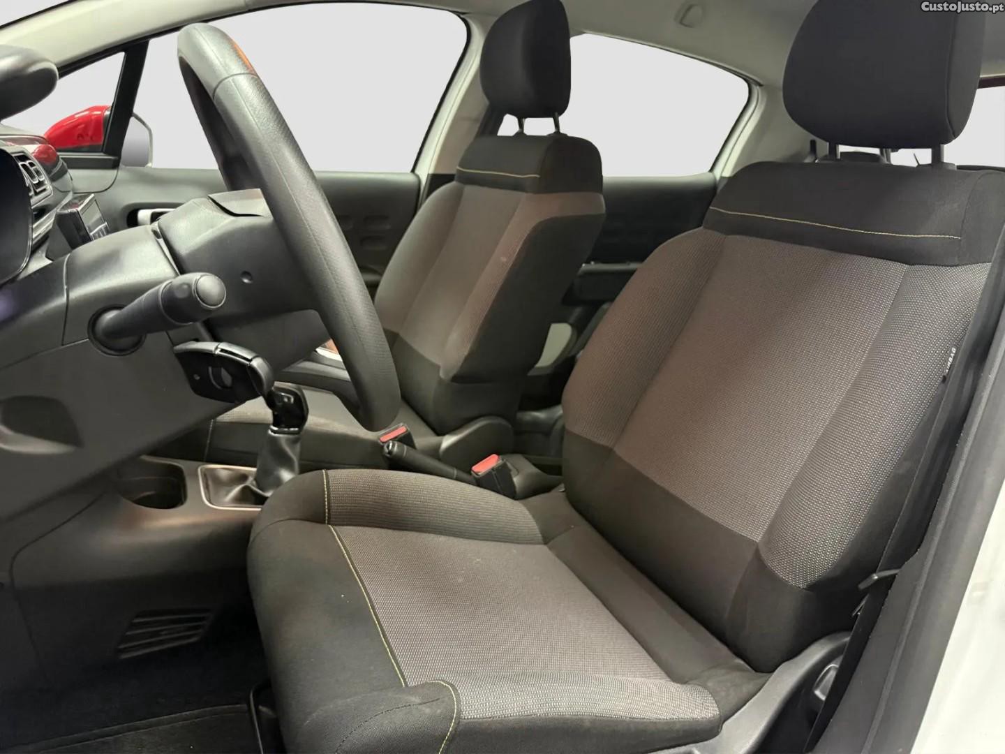 Citroën C3 1.2 PureTech Feel — fotografia 3