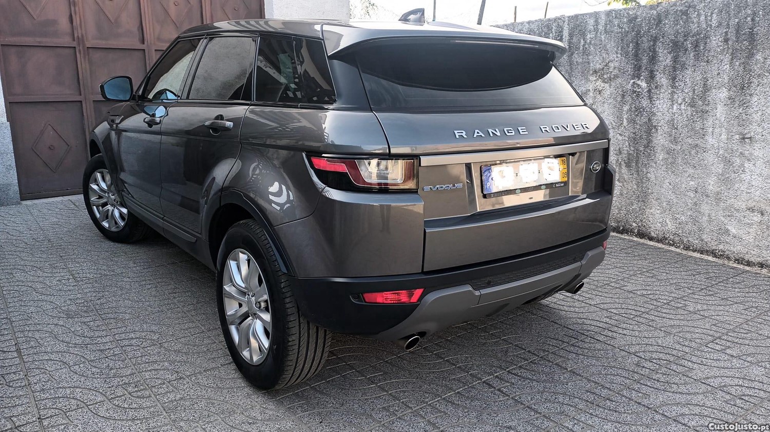 Land Rover Evoque 2.0 D150 como novo - 18 foto 2