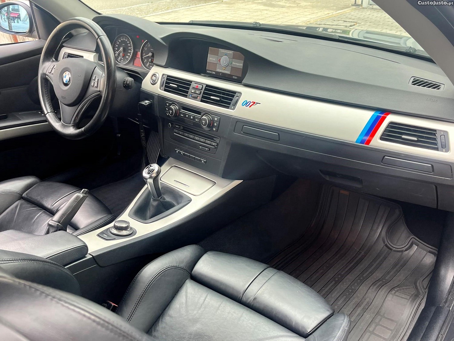 BMW 330 i — fotografia 8