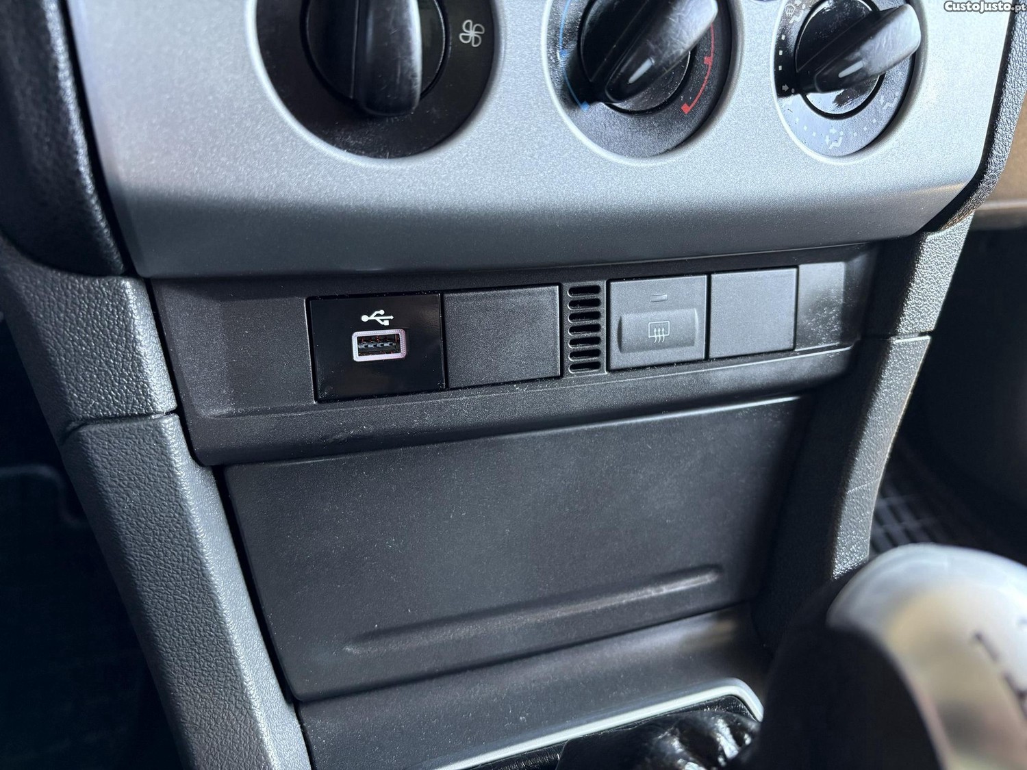Ford Focus SW 1.6 TDCi Connec. — fotografia 5