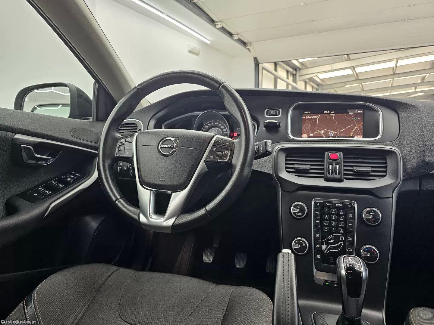 Volvo V40 2.0 d2 momentum — fotografia 7