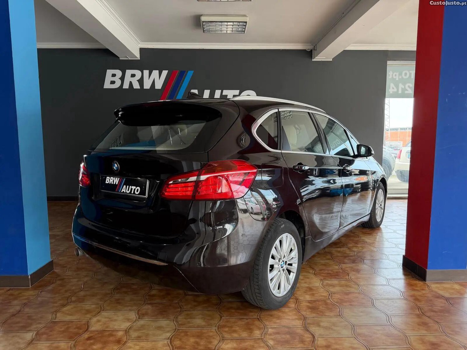 BMW 216 Active Tourer d Line Luxury — fotografia 13