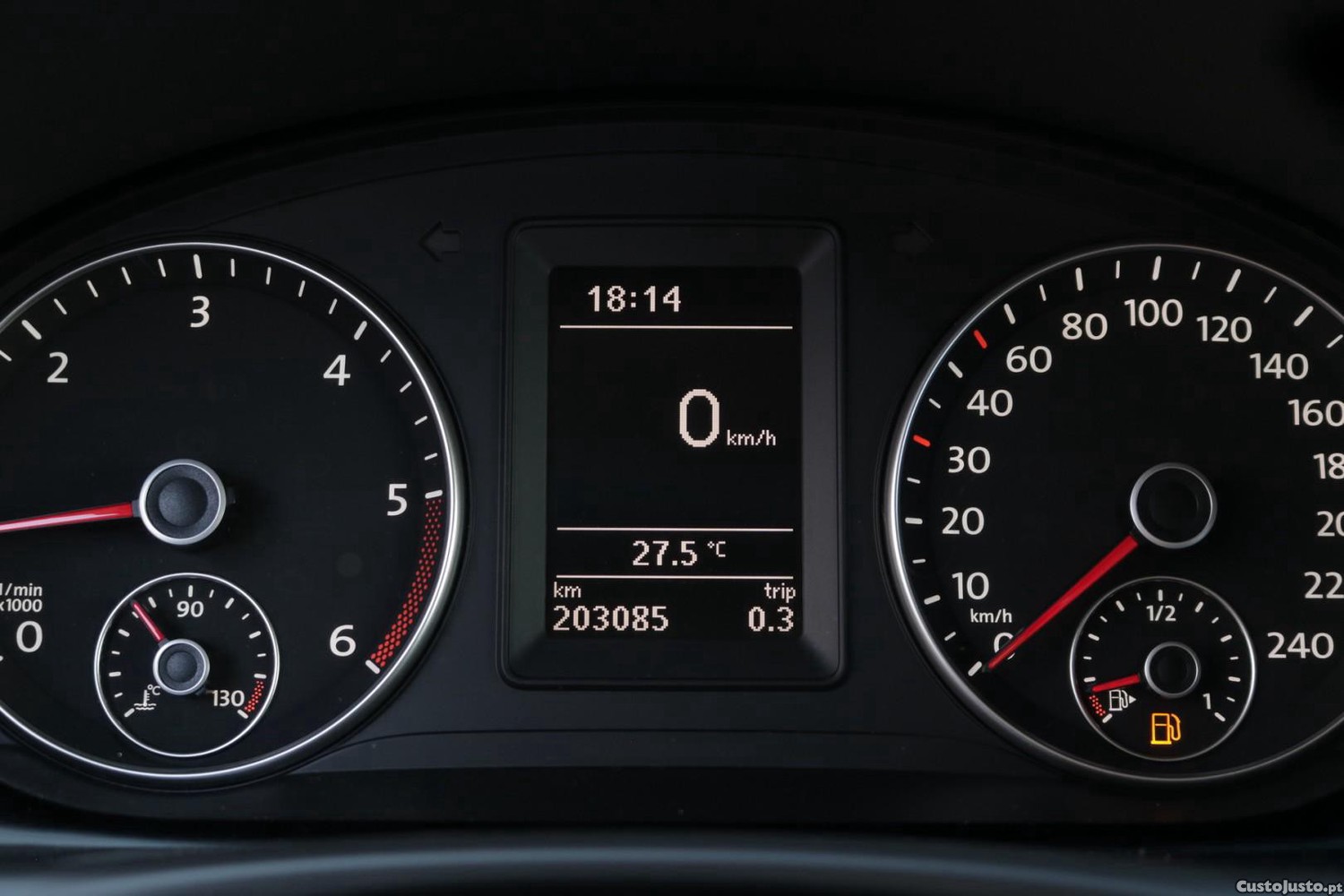 Volkswagen Touran 1.6 TDI BlueMotion Confortline 7L — fotografia 20