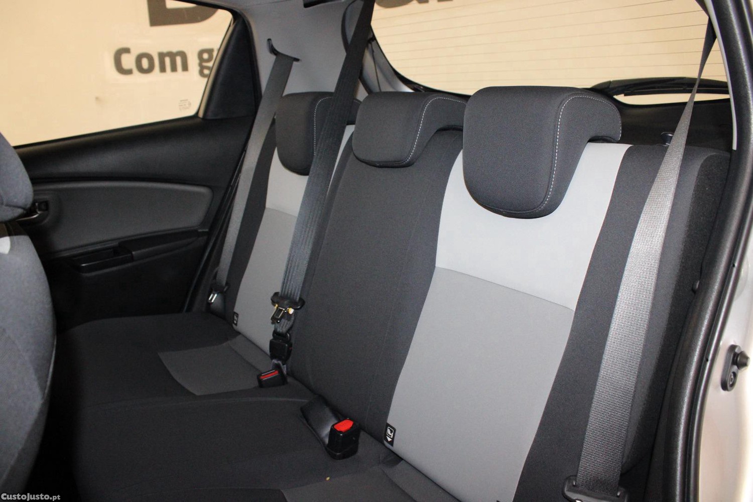Toyota Yaris 1.0 COMFORT — fotografia 7