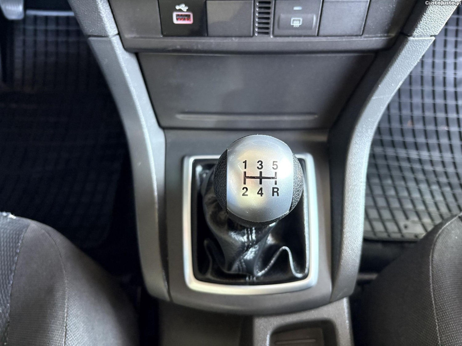 Ford Focus SW 1.6 TDCi Connec. — fotografia 4