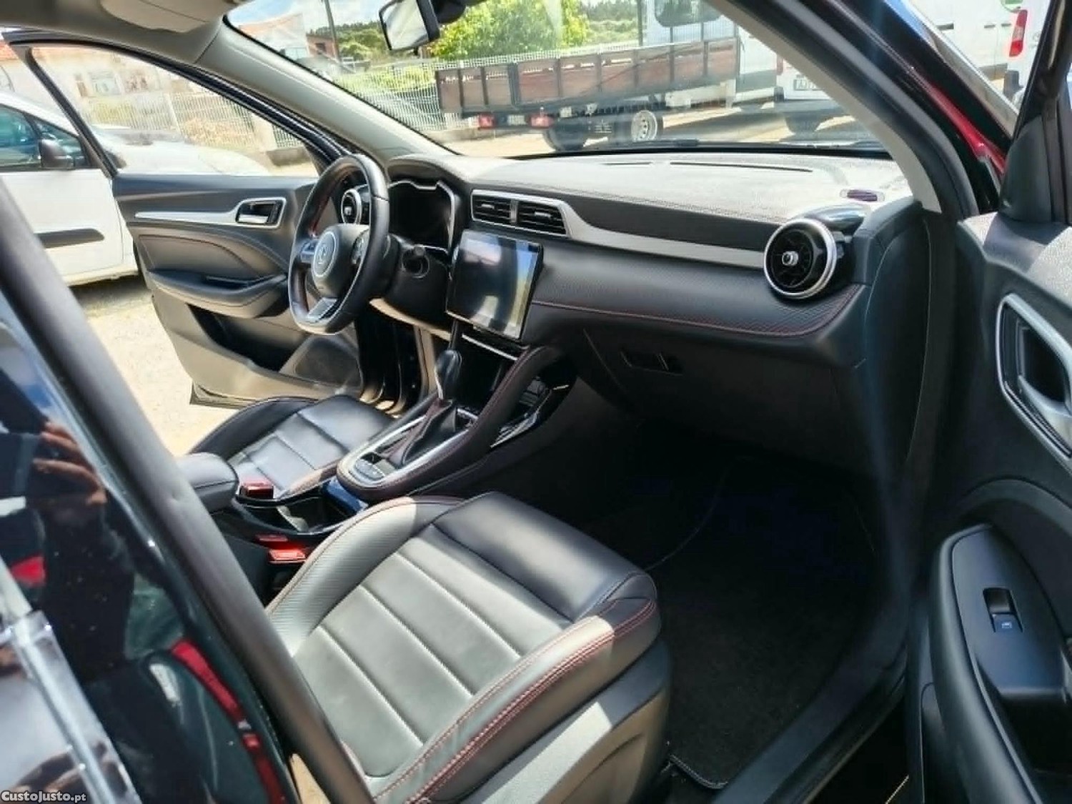MG ZS 1.0 T-GDI (2023) — fotografia 3