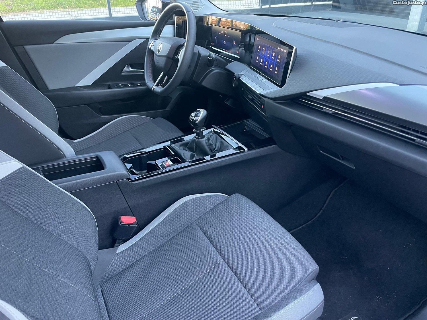 Opel Astra 1.5 D Business — fotografia 16