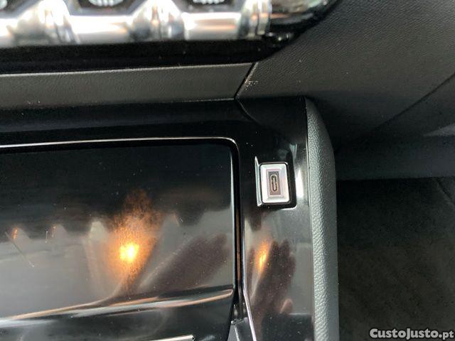 Peugeot 208 1.2 PureTech Allure — fotografia 6