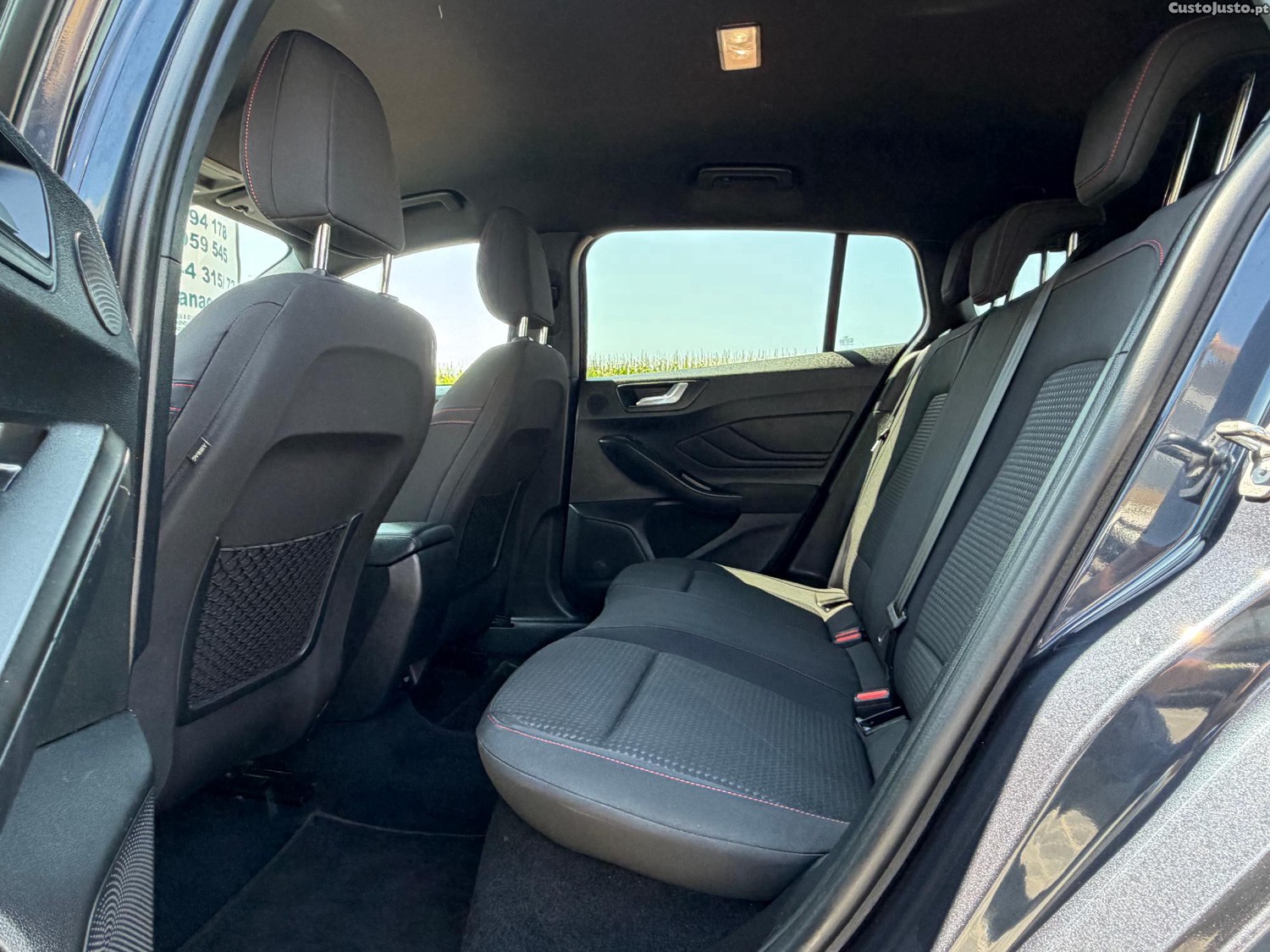 Ford Focus SW 1.0 Ecoboost MHEV St-line 125cv — fotografia 2