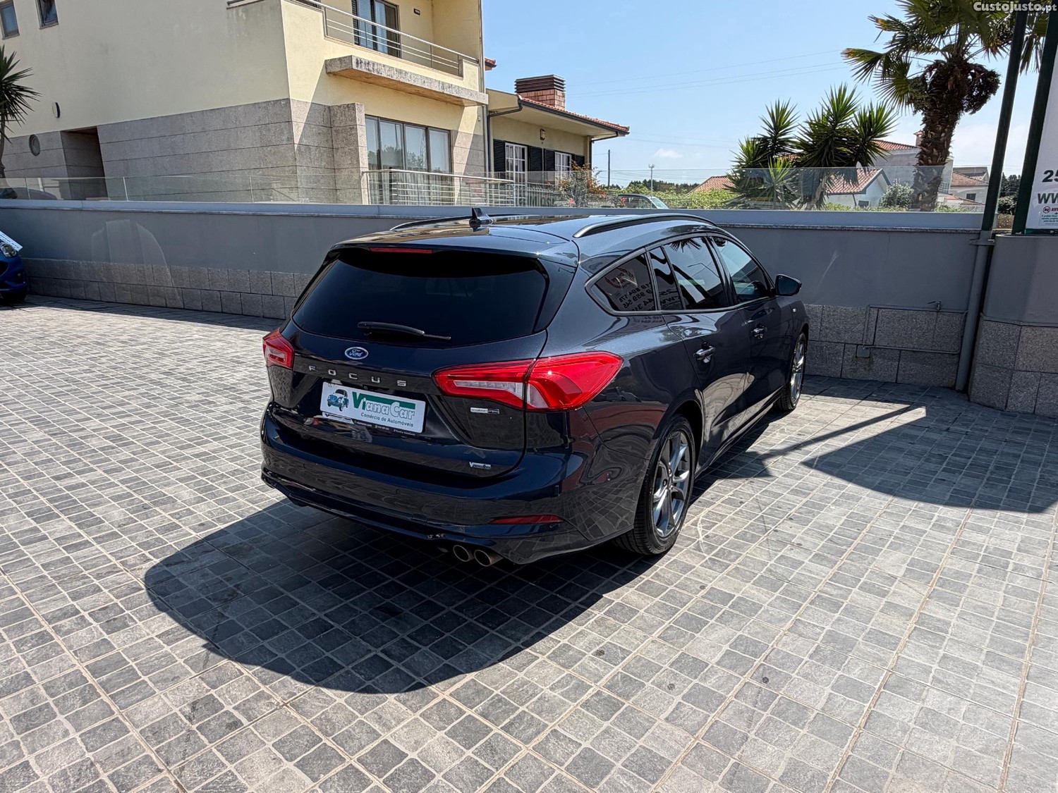 Ford Focus SW 1.0 Ecoboost MHEV St-line 125cv — fotografia 6
