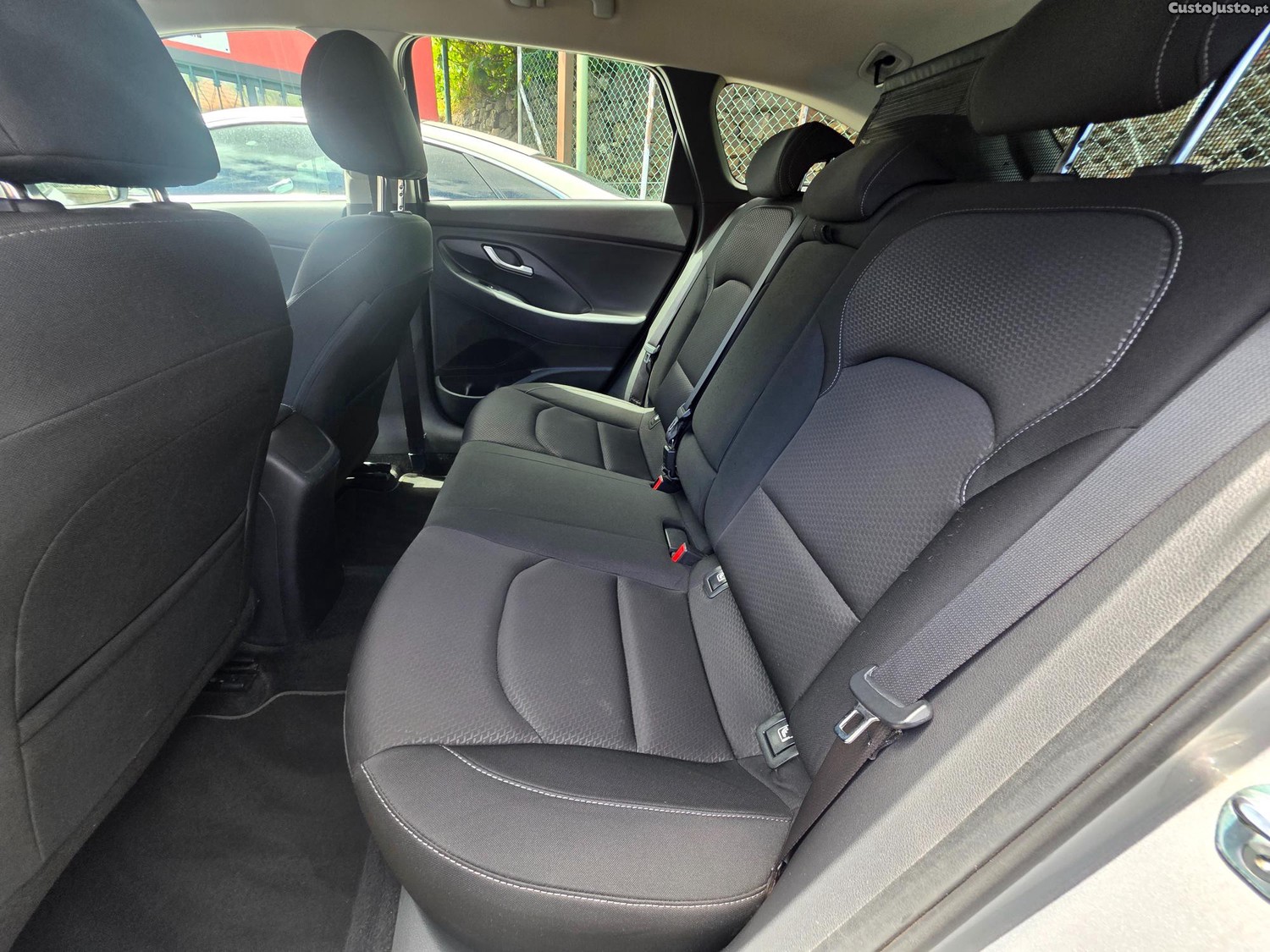 Hyundai i30 SW 1.6 CRDI STYLE 110CV — fotografia 24