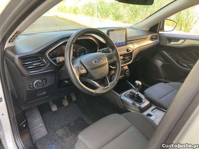 Ford Focus 1.5 TDCi ECOBlue Con — fotografia 20