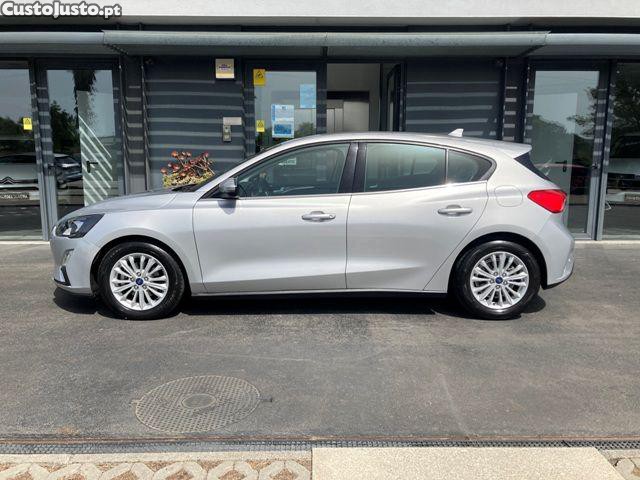 Ford Focus 1.5 TDCi ECOBlue Con — fotografia 26
