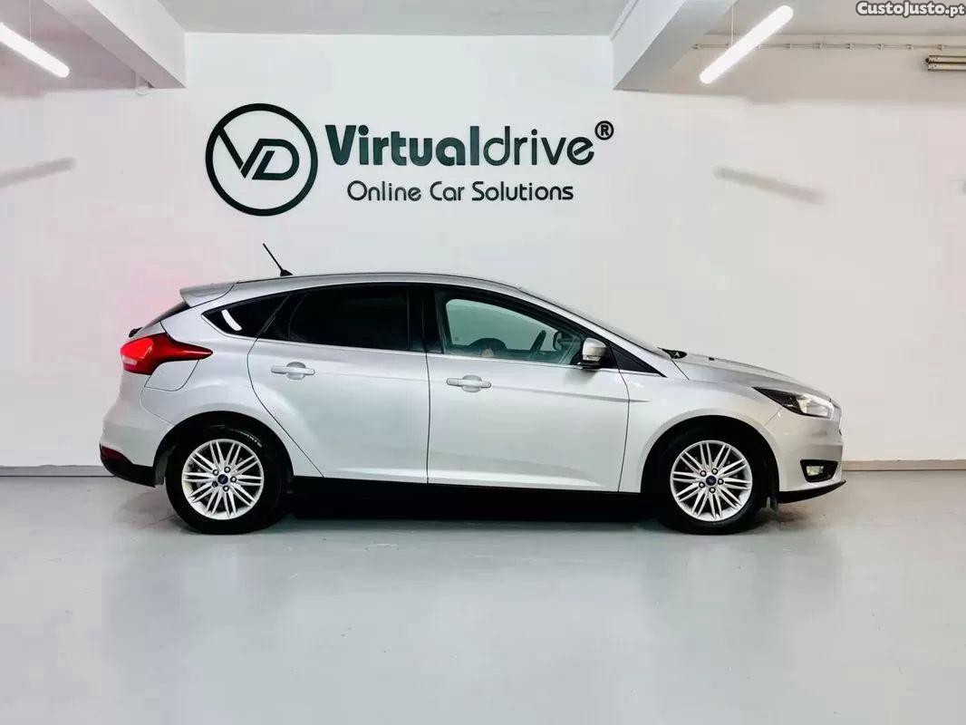 Ford Focus 1.0 ecoboost s&s active x — fotografia 15