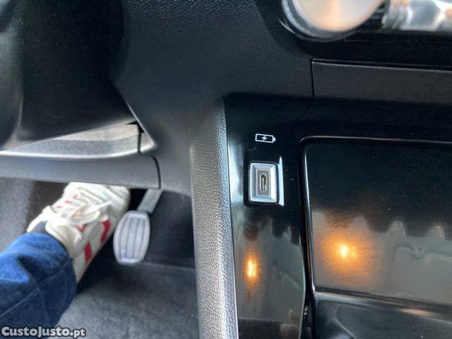 Peugeot 208 1.2 PureTech Allure — fotografia 5