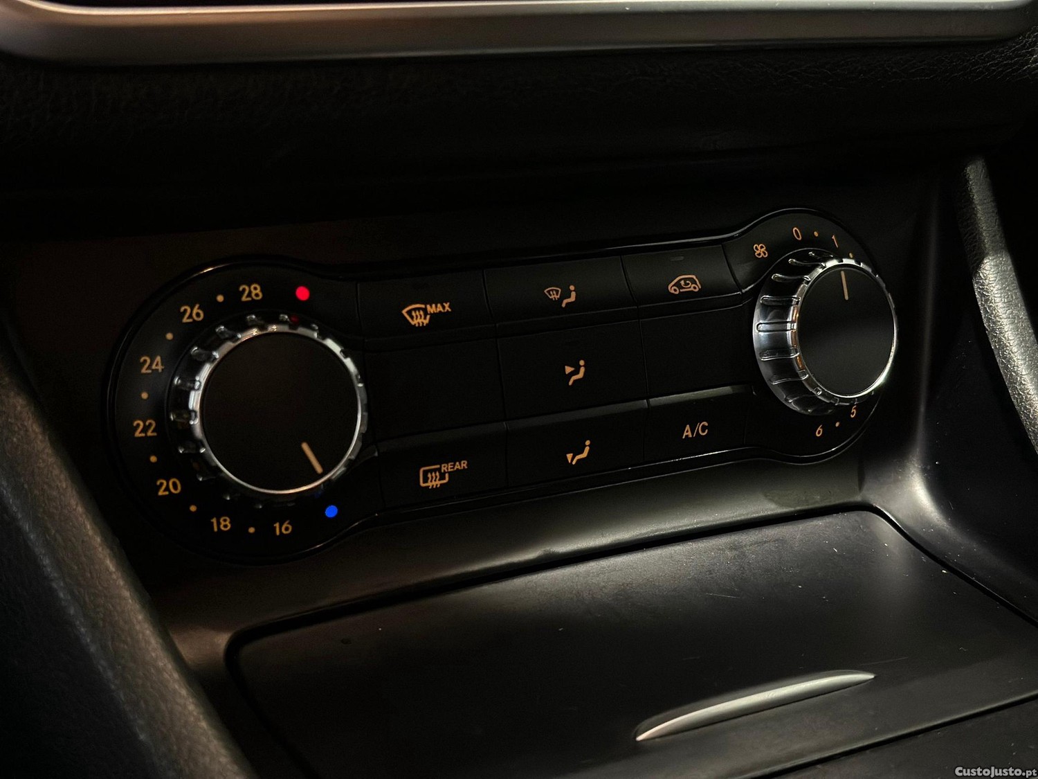 Mercedes-Benz GLA 220 CDI Urban 4-Matic — fotografia 10