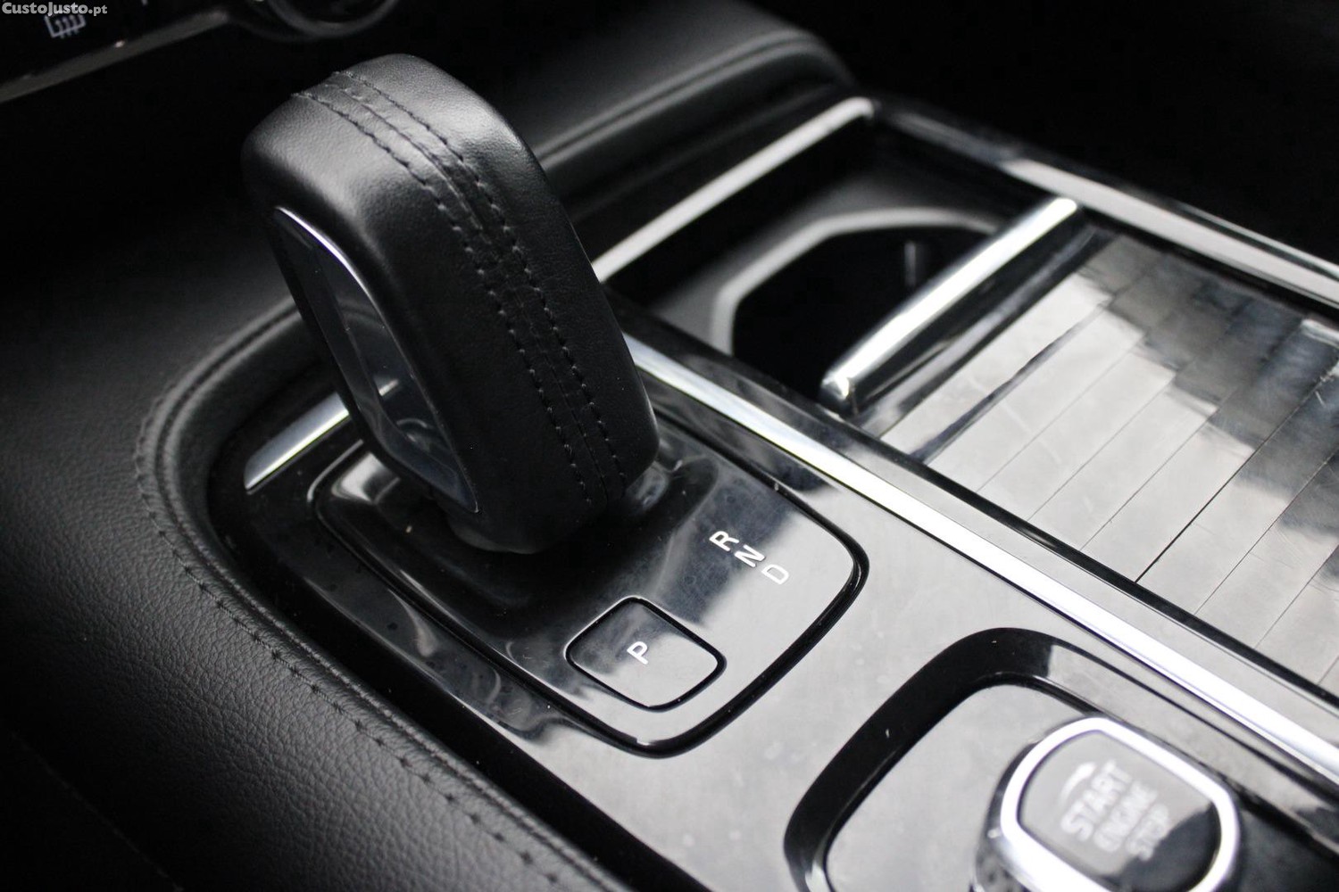 Volvo V60 T6 AWD R-DESIGN (AUTO) — fotografia 19