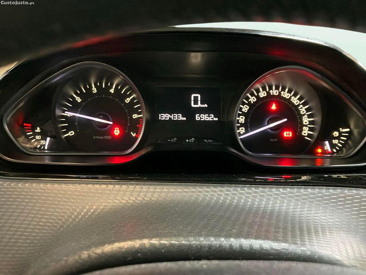 Peugeot 2008 1.2 PureTech Style — fotografia 12
