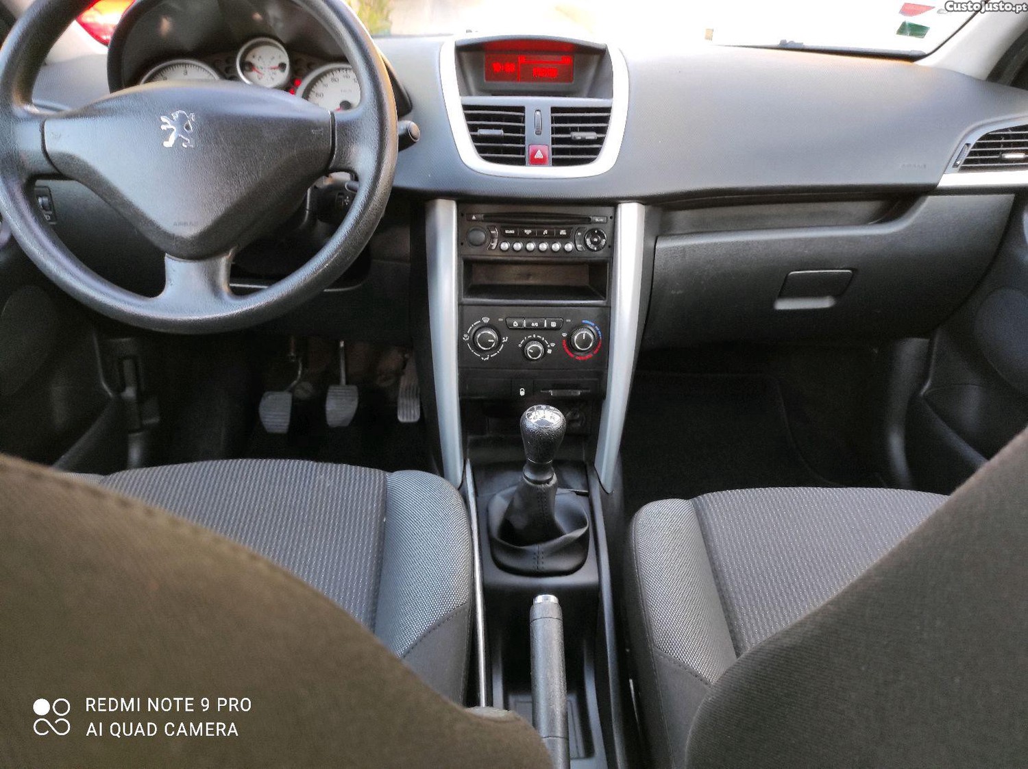 Peugeot 207 1.4 HDI — fotografia 3