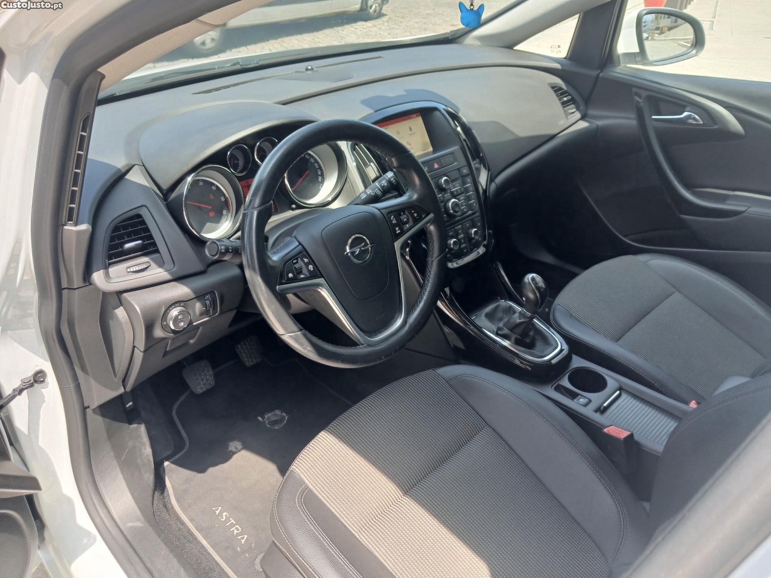 Opel Astra 1.6 cdti sportourer — fotografia 11