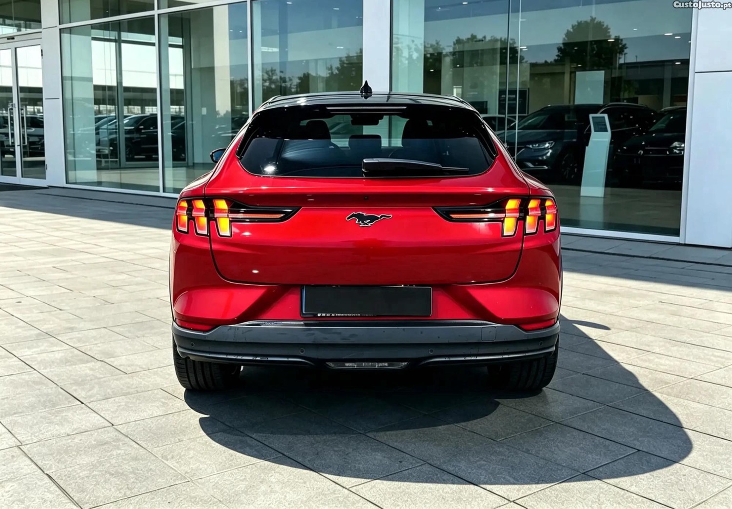 Ford Mustang Martch-E Standart — fotografia 3