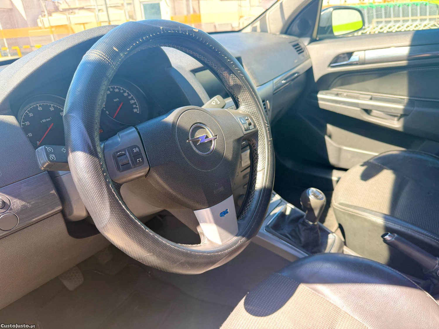 Opel Astra 2.0T OPC line — fotografia 3