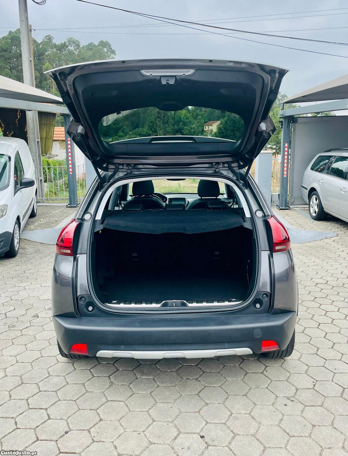 Peugeot 2008 1.2 PureTech Active — fotografia 9