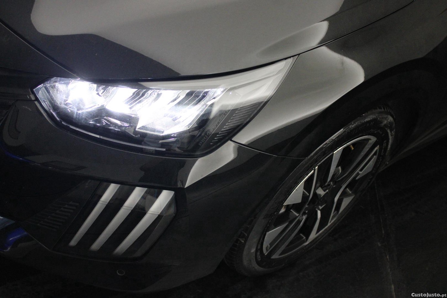 Peugeot 208 1.2 PURETECH ALLURE — fotografia 5