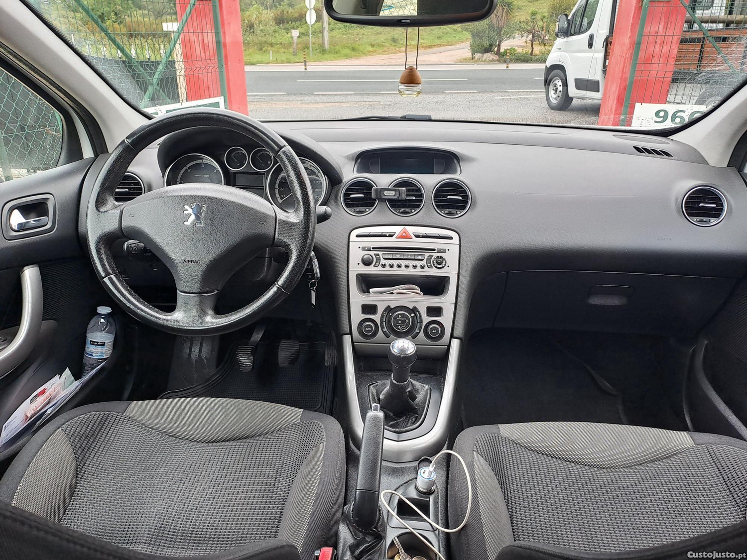 Peugeot 208 1.6 HDI — fotografia 3