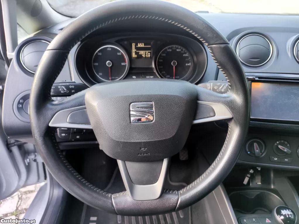 SEAT Ibiza 1.2 tdi reference — fotografia 4