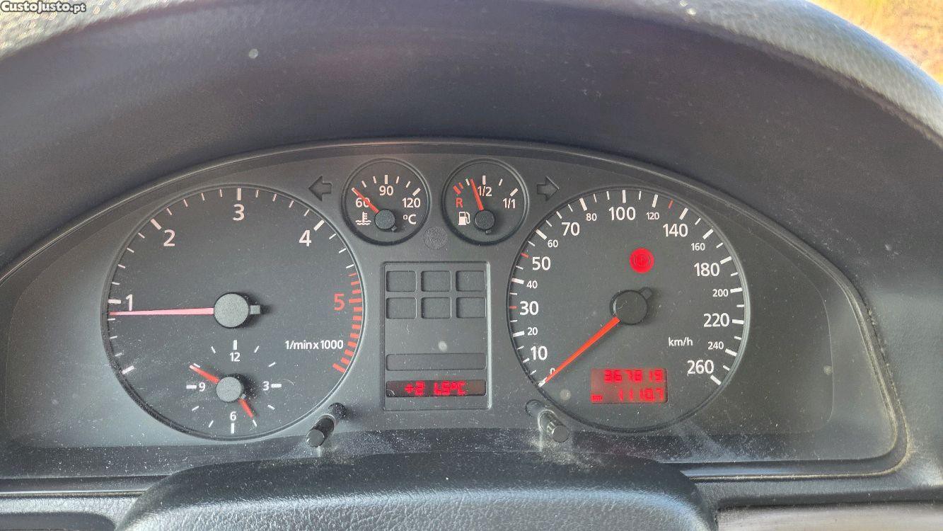 Audi A4 1.9 TDI Avant 110cv — fotografia 8