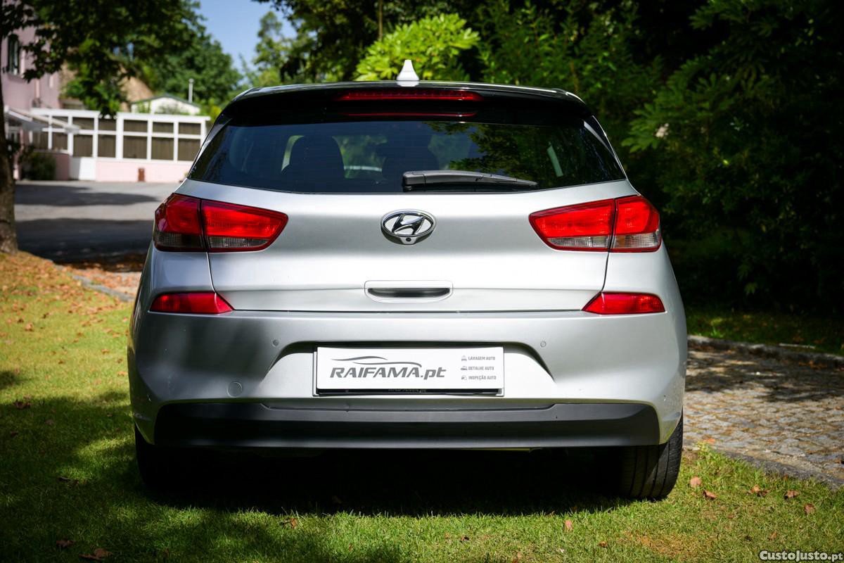Hyundai i30 1.6 CRDi Style+Navi — fotografia 14