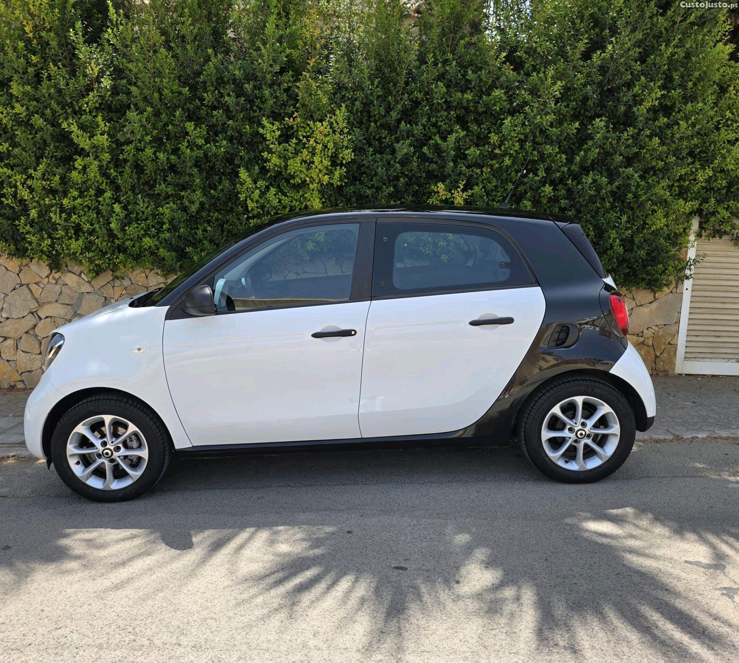 Smart Forfour 1.0 55 mil kms de 2019. Semi novo. — fotografia 7
