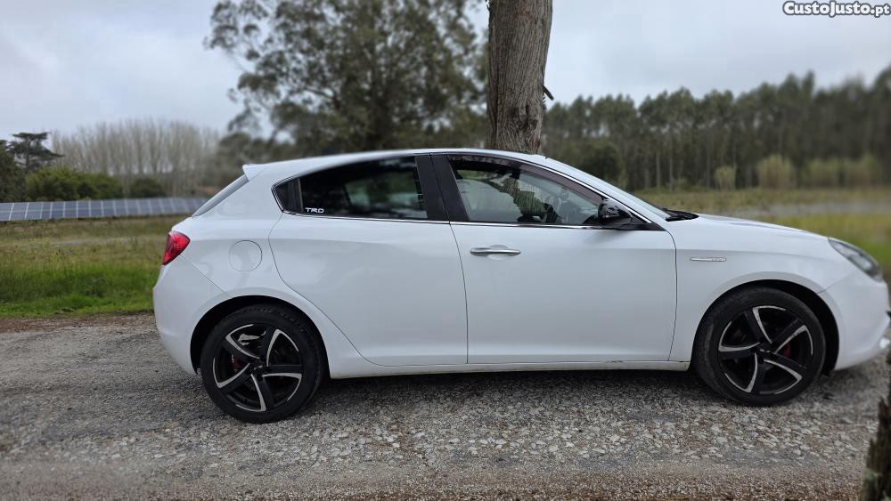Alfa Romeo Giulietta 1.6 JTDm — fotografia 8