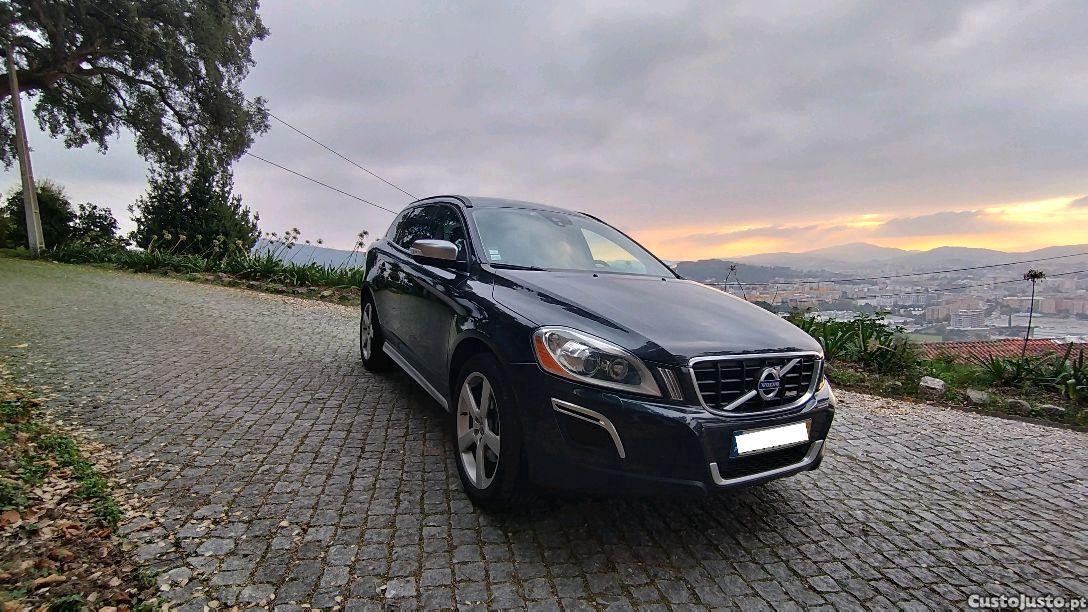 Volvo XC 60 2.0D R-Design 85 anos — fotografia 5