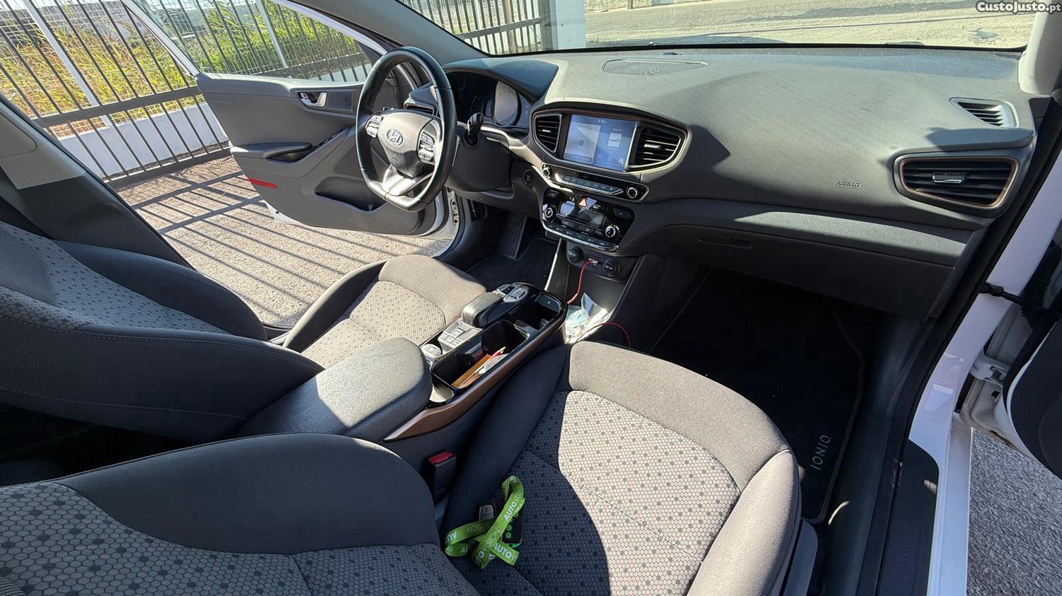 Hyundai IONIQ 28kwh — fotografia 2
