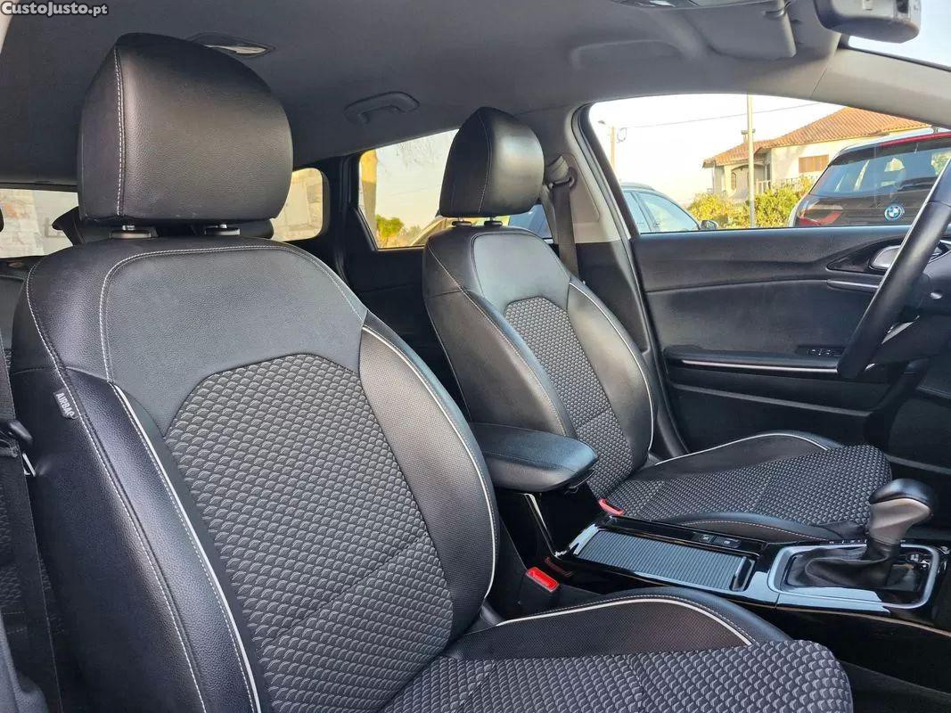 Kia Pregio 1.6 gdi phev drive 6dct — fotografia 15