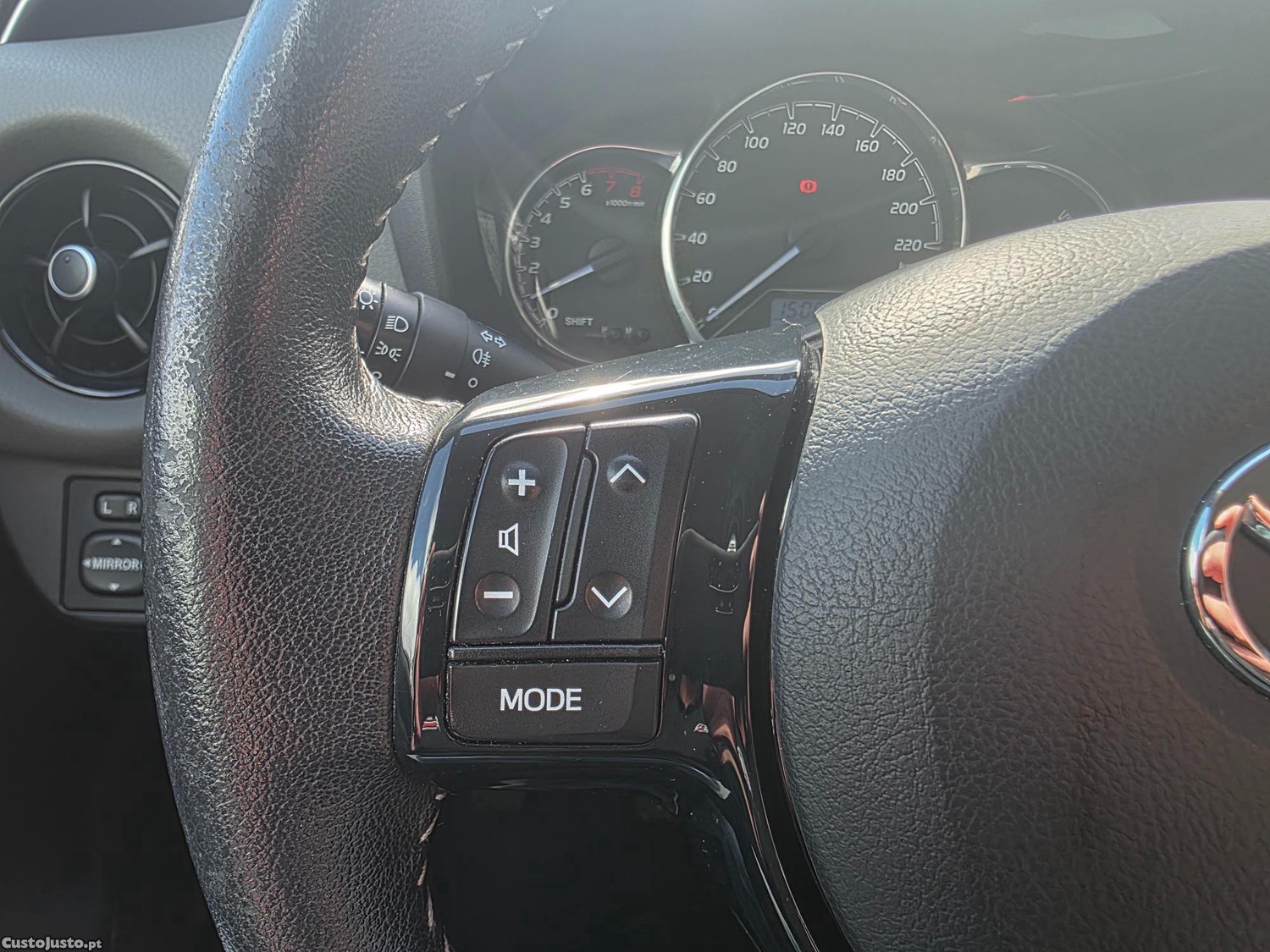 Toyota Yaris 1.0 VVT-I COMFORT 72CV — fotografia 8