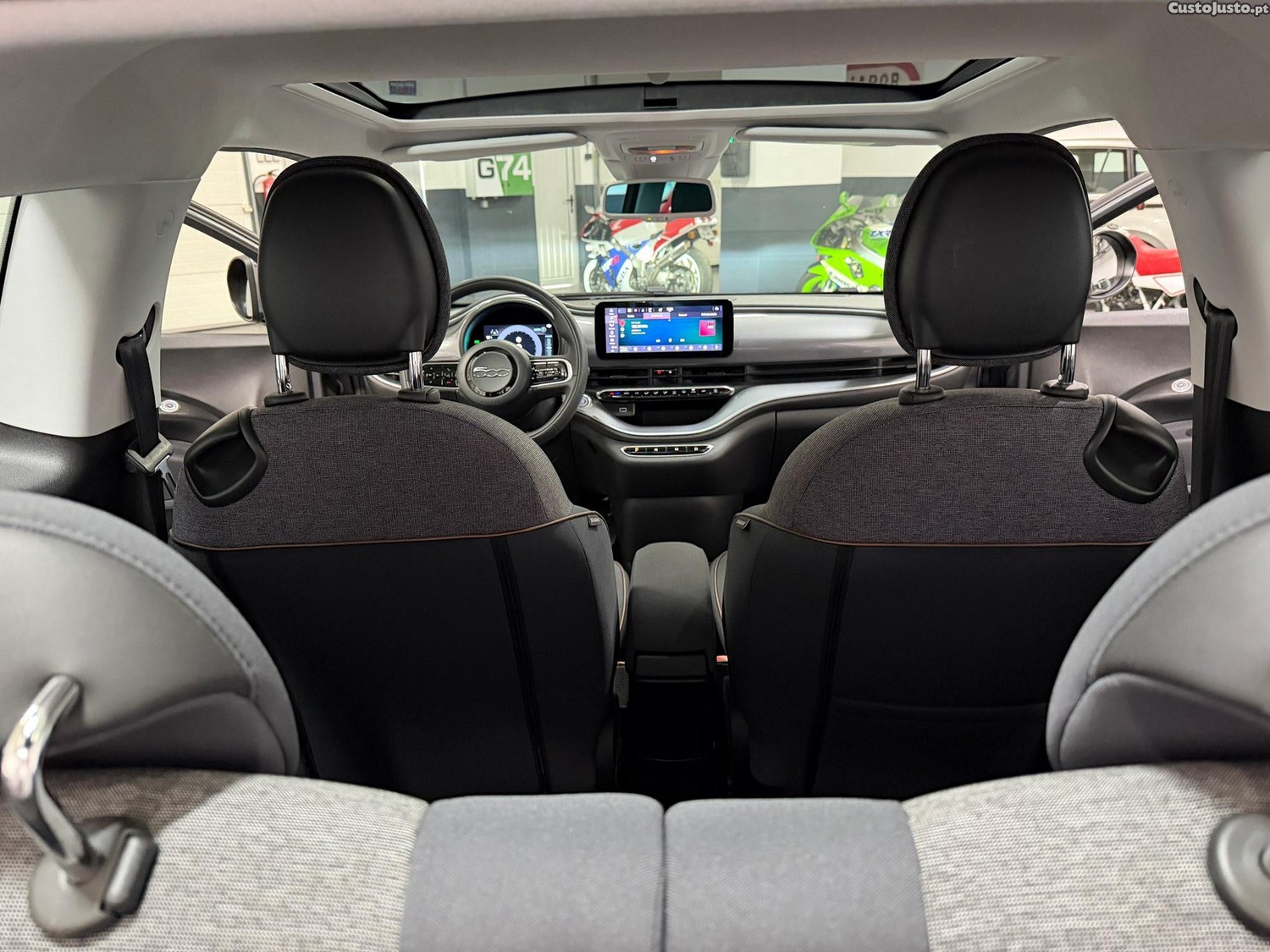 Fiat 500 e 42 kWh Icon — fotografia 19