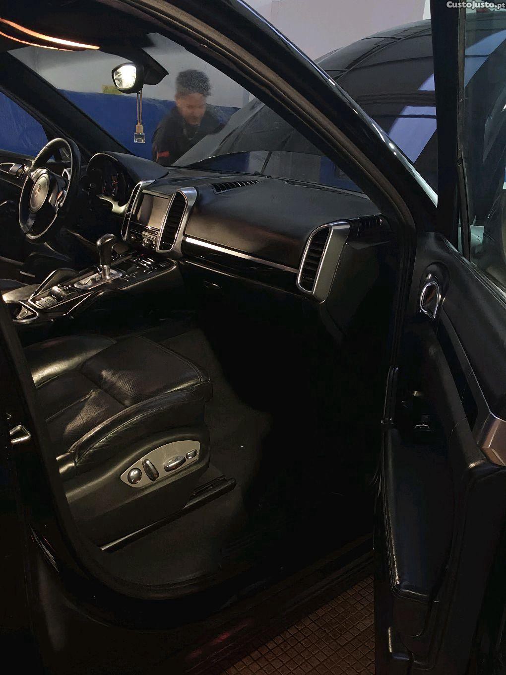 Porsche Cayenne 3.0TDI V6 — fotografia 6