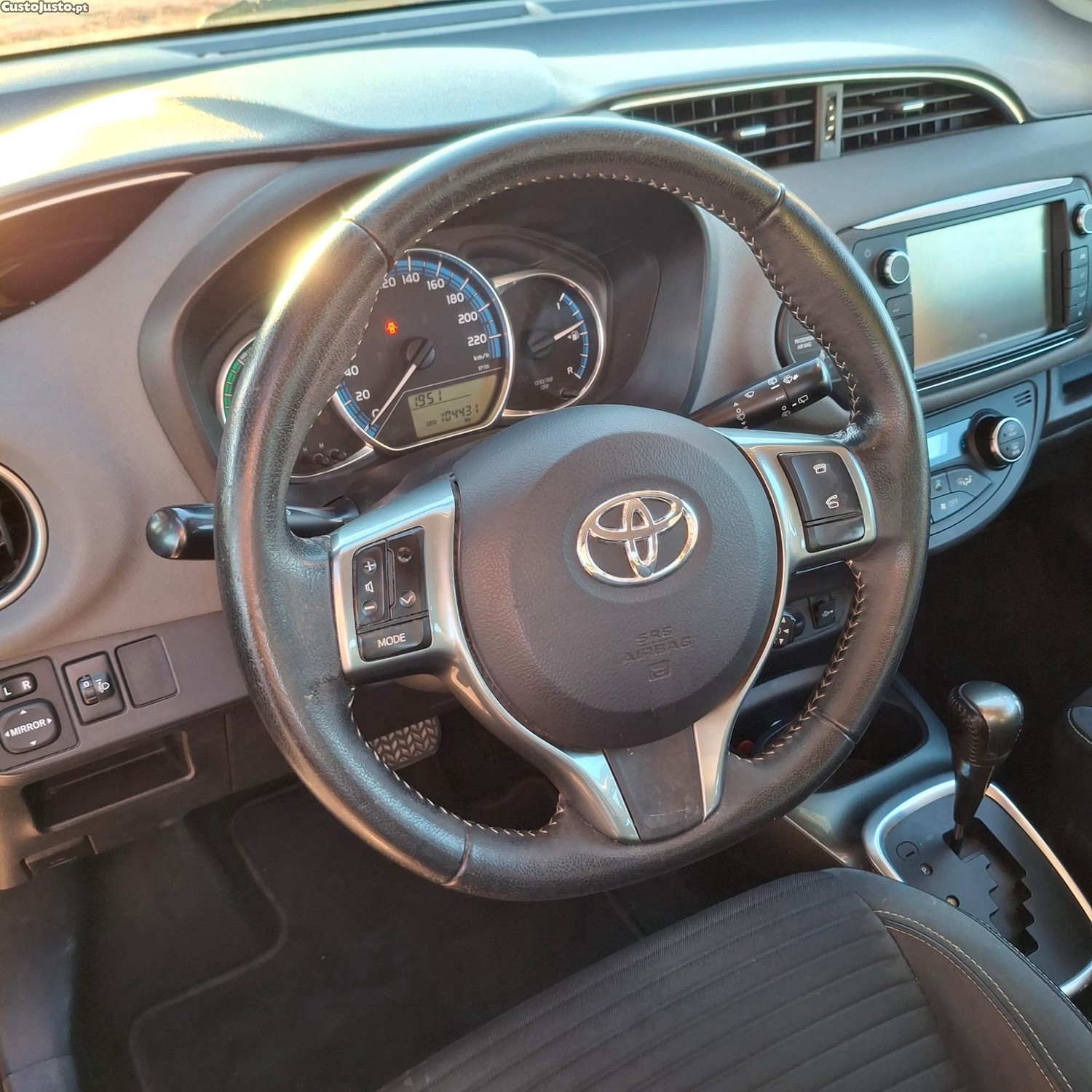 Toyota Yaris Hybrid — fotografia 7