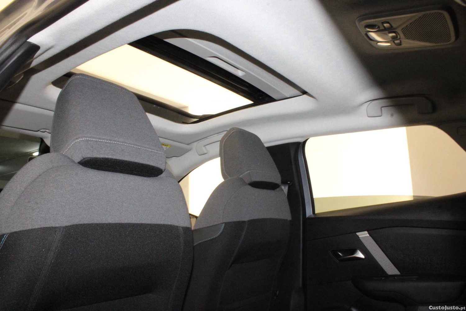 Citroën C4 X 1.2 PURETECH MAX (AUTO) — fotografia 15